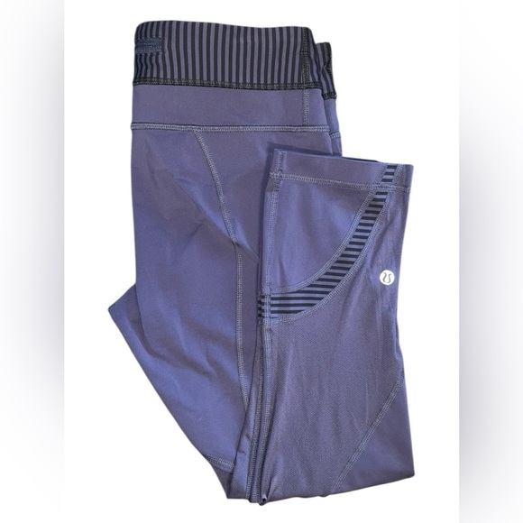Lululemon Run Inspire Crop II Leggings – Blue Stripe Cadet, Size 6 - Picture 1 of 3